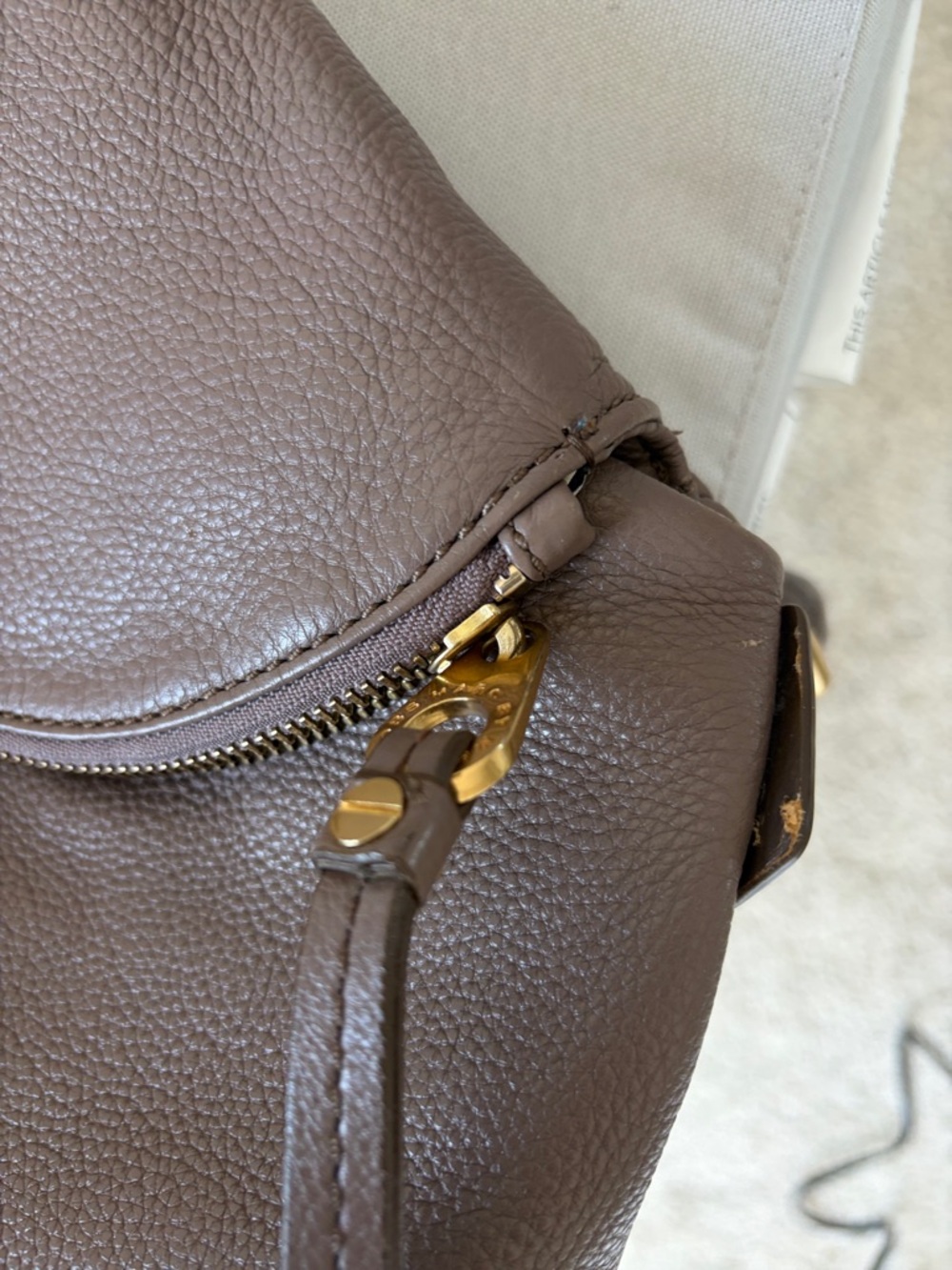Marc Jacobs Taupe Pebbled Leather Crossbody with Gold Plaque - Picture 4 of 12